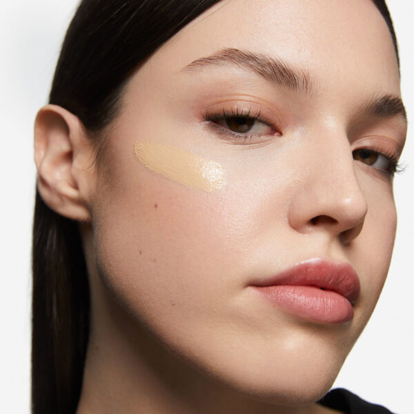 SKIN FOCUSED Care Face Foundation SPF 50 PORCELAIN BEIGE 303 - Image 3